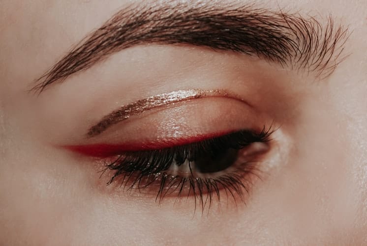 Le mascara, un produit indispensable pour se maquiller.